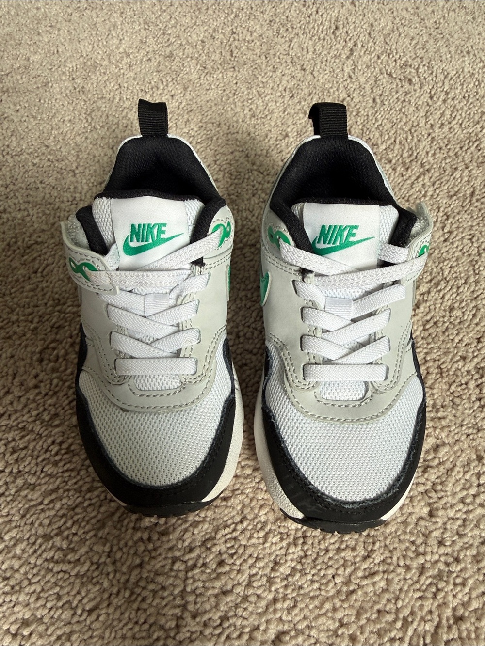 Nike Air Easy On Kids Size 8 White, Black & Green Athletic Sneakers